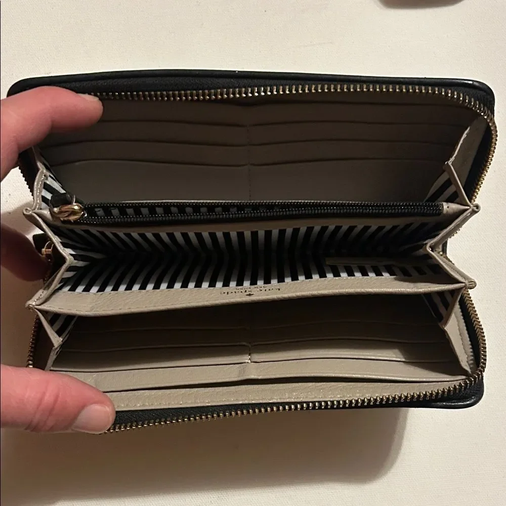 Kate Spade Gray Leather Wallet